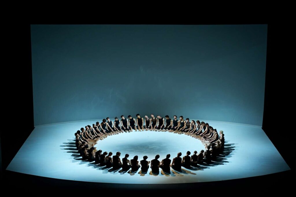 "Colossus" von Stephanie Lake im Abend "Wings and Feathers" beim Semperoper Ballett