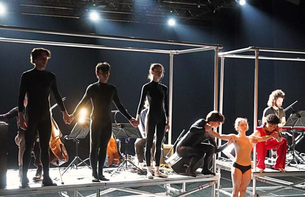 "re:public" von Edvin Revazov mit dem Hamburger Kammerballett