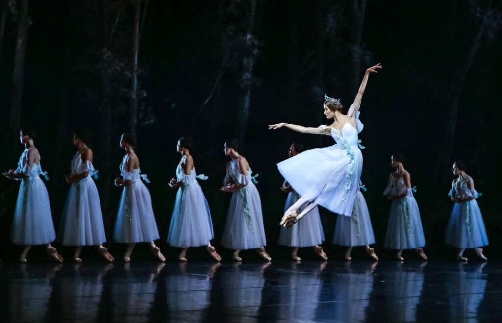 "Giselle" und "A Cinderella Story" - Unterschiede und Gemeinsamkeiten